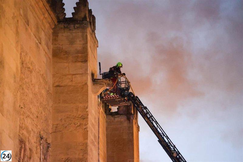 Se apaga el fuego en la Mezquita de Córdoba, lista para reabrir sus puertas este sábado.