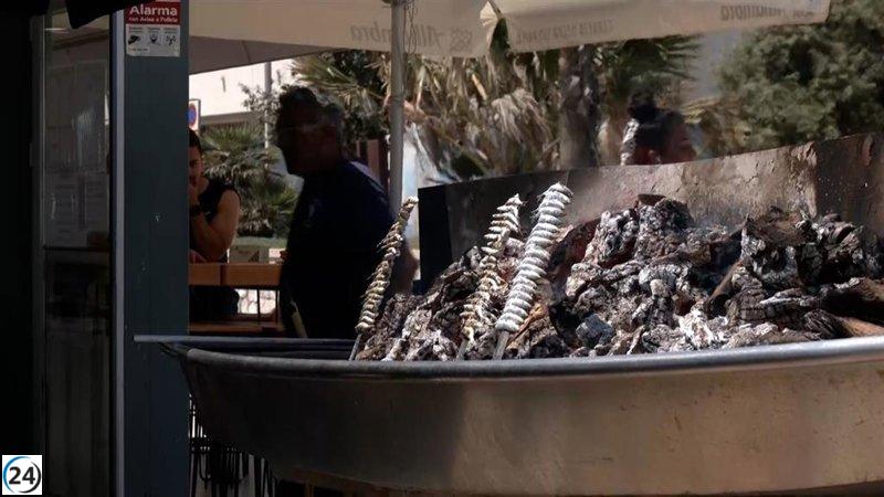 Los chiringuitos andaluces experimentan un verano mixto: julio en descenso y agosto con señales de mejora.
