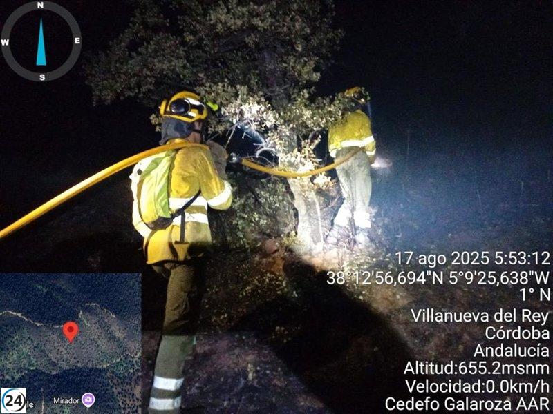 Controlado el incendio en Villanueva del Rey y la N-432 vuelve a estar operativa.