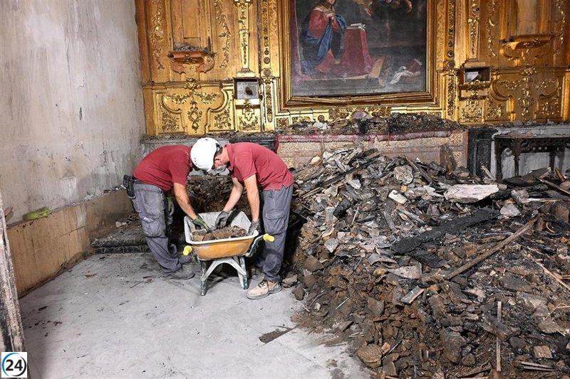 El alcalde de Córdoba propone optimizar la protección contra incendios de la Mezquita y finalizar el traslado de objetos.