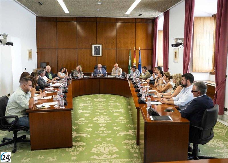 El Parlamento andaluz evalúa convocar un Pleno por los incendios en Tarifa y Córdoba.