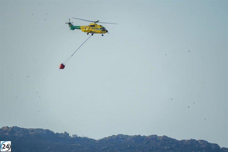 Controlado el incendio forestal en Los Barrios, Cádiz, tras días de lucha en terreno complicado.