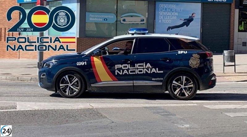 Mujer arrestada en Granada tras atacar con un cuchillo a su padre de 80 años.