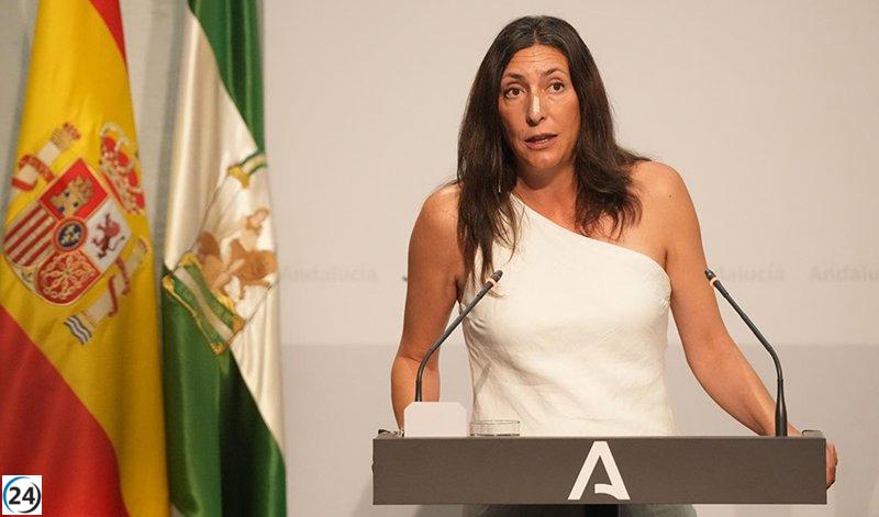 Andalucía evalúa impugnar el decreto sobre la atención a menores, alertando de la saturación en su sistema.