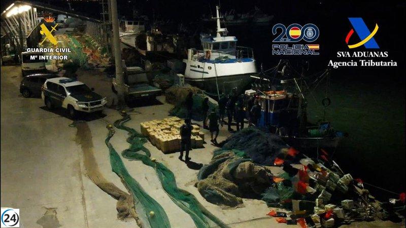 Capturan a dos miembros de un barco pesquero con 1.824 kilos de hachís en ruta a Isla Cristina.