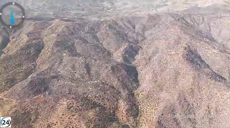 Los equipos terrestres mantienen su labor en el incendio estabilizado de Lubrín, Almería.