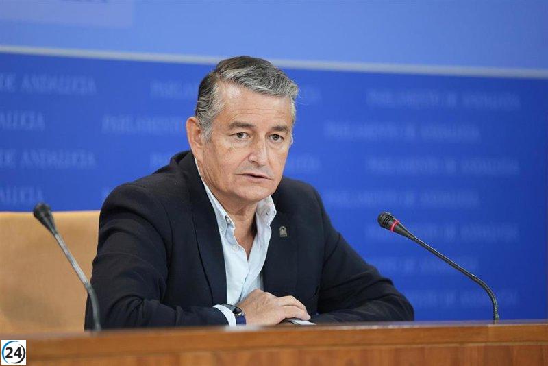 Andalucía denuncia al Gobierno por fomentar el descontrol en el reparto de menores inmigrantes entre las comunidades del PP.