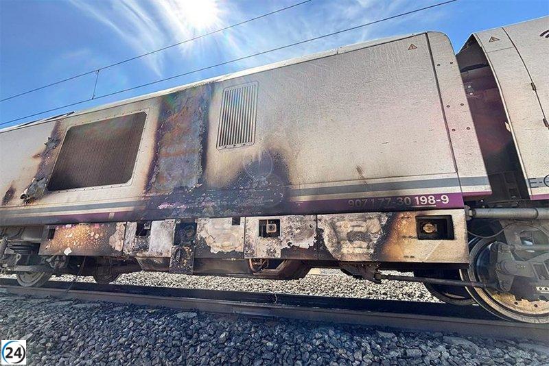La Mesa del Tren denuncia el grave estado del sistema ferroviario en Almería por la desatención de Renfe.
