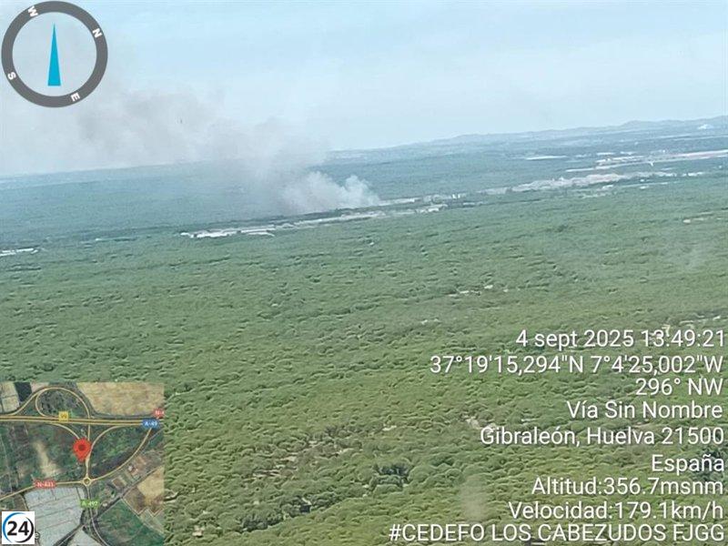 Controlado el incendio en Cartaya (Huelva) que llevó a evacuar a 32 residentes.