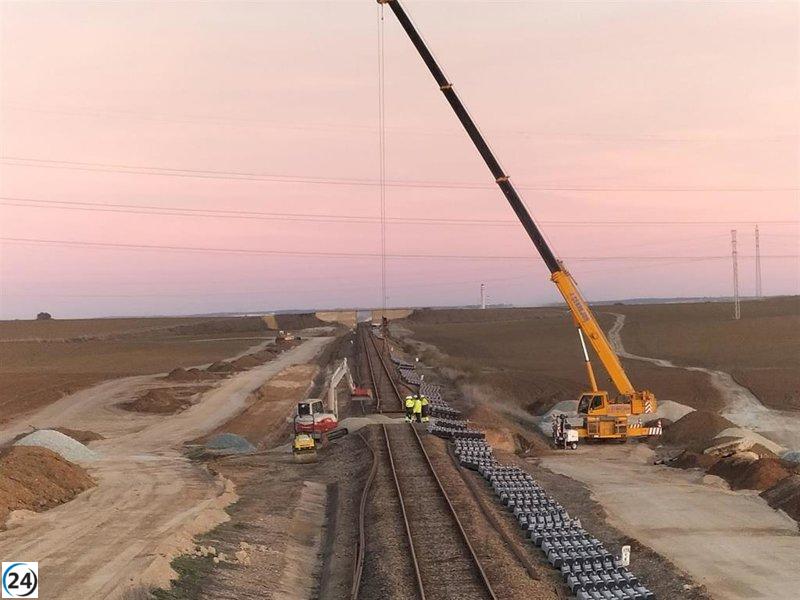 La línea Huelva-Zafra ya está lista y se espera su funcionamiento para este otoño.