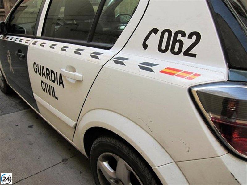 La Guardia Civil entabla diálogo con el sospechoso atrincherado tras la muerte de un hombre por disparo en Huétor Santillán.