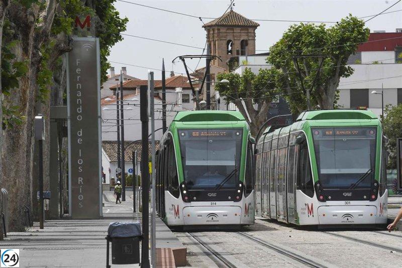 El metro de Granada reanuda su servicio total tras un accidente con un autobús que causó nueve lesiones leves.
