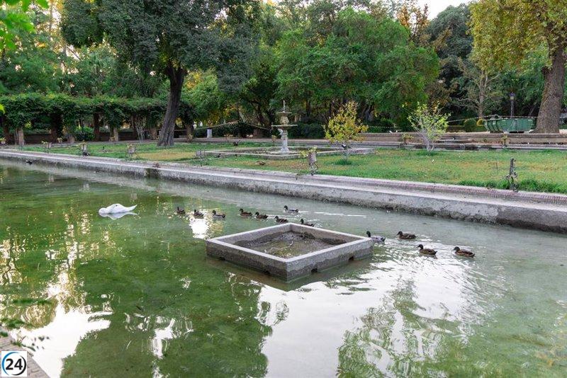 Cierre temporal del Parque de María Luisa en Sevilla tras la aparición de cinco patos fallecidos.