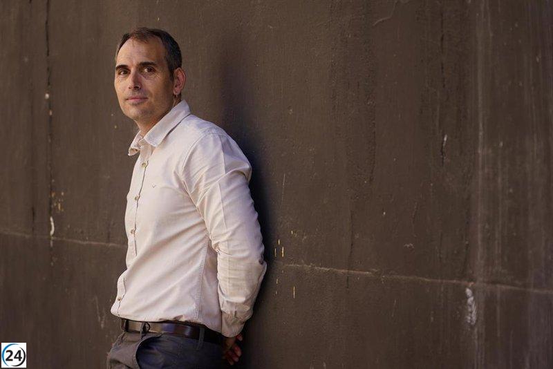 IU anuncia que en octubre lanzará la candidatura Por Andalucía y espera que Podemos tome una decisión definitiva.