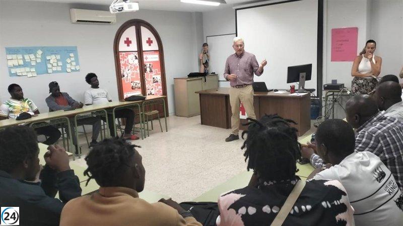 Asaja elige a 150 inmigrantes malíes en España para la campaña de fresas en Huelva.