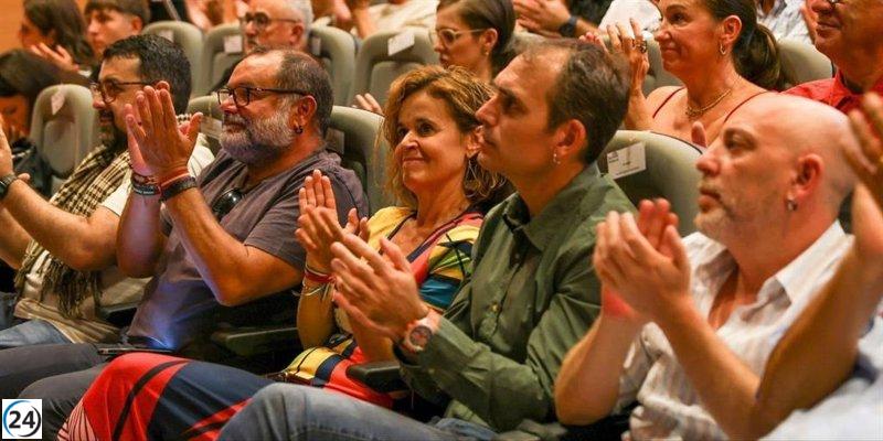 Por Andalucía señala que busca desplazar a Moreno y abre la puerta a nuevos aliados.