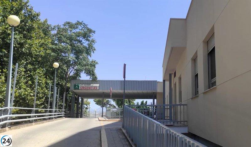 Trabajador se lesiona tras caer del techo de un taller en Jaén.