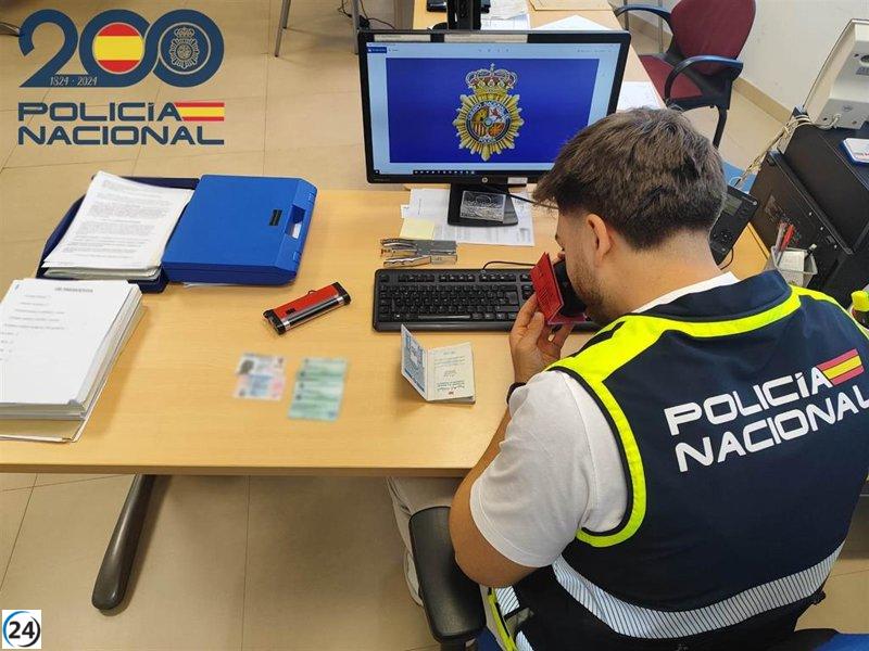 Desmantelan en Huelva red que facilitaba permisos a inmigrantes a través de empleos ficticios en la agricultura.
