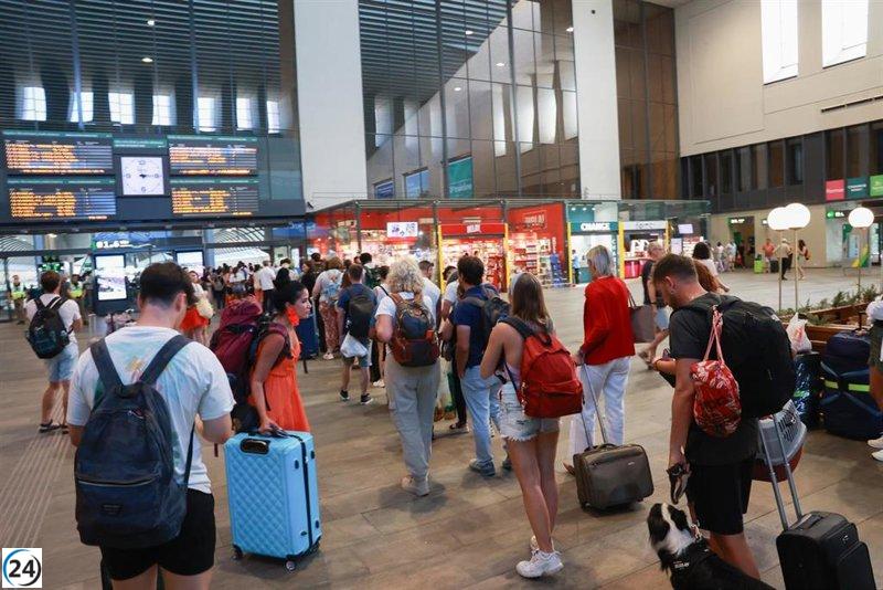Falla de señalización en Málaga retrasa trenes de alta velocidad entre Sevilla y Córdoba.
