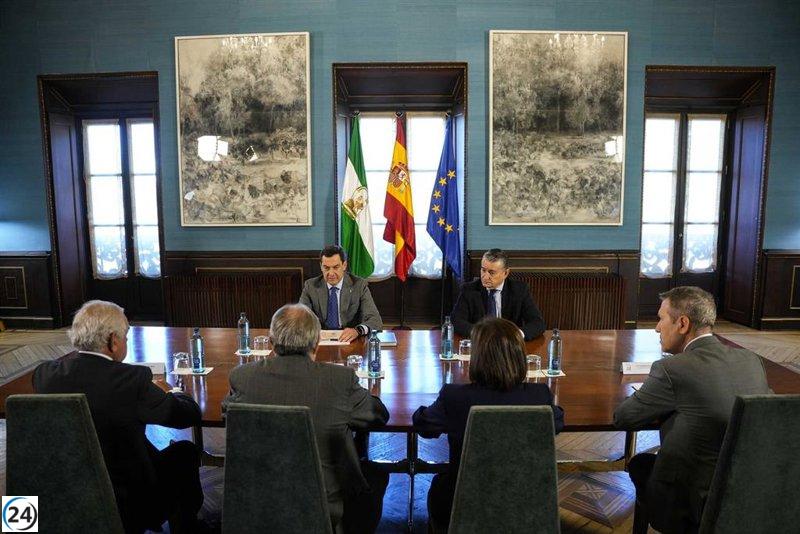 Moreno se alía con el Colegio de Médicos para abordar conjuntamente el cáncer de mama.