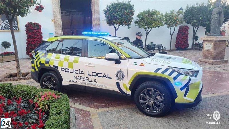 Accidente en Marbella: coche se impacta contra una peluquería, dejando dos heridos.