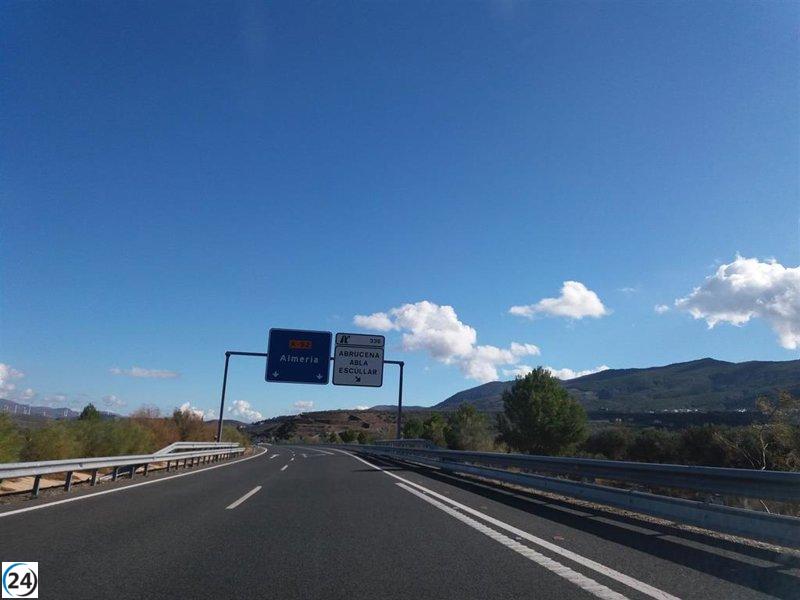 Cierre total de la A-92 en Granada hacia Almería por lluvias intensas.