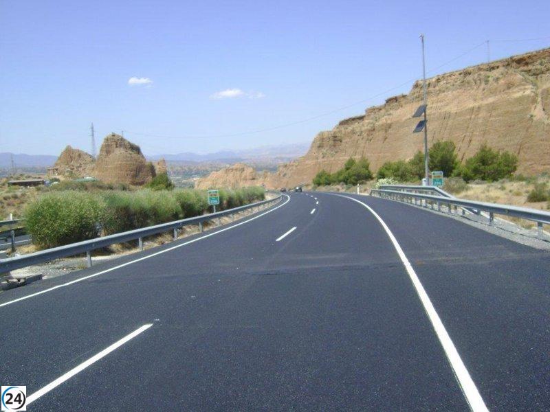 La autovía A-92 en Granada reanuda su circulación hacia Almería tras el cierre por fuertes lluvias.