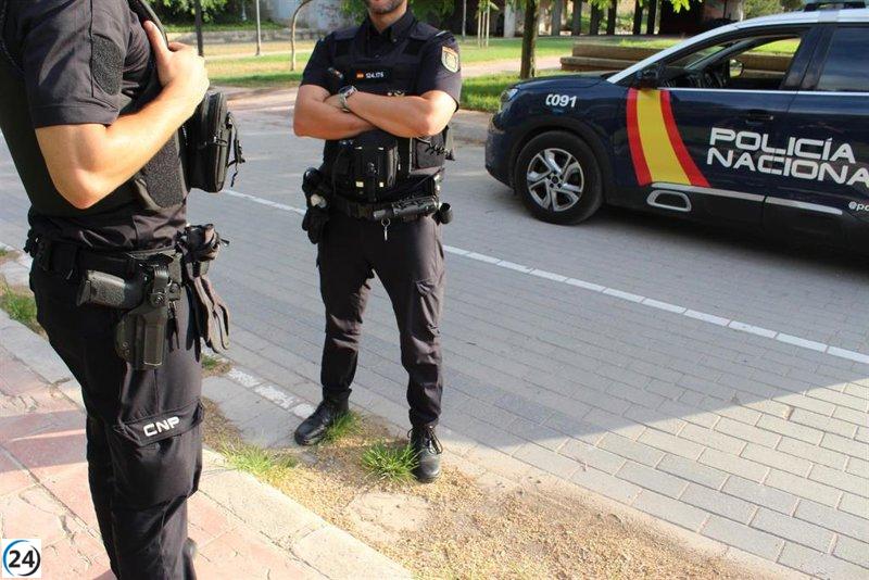Arrestan a un hombre de 59 años en Marbella por agredir a otro y buscar refugio en una iglesia.
