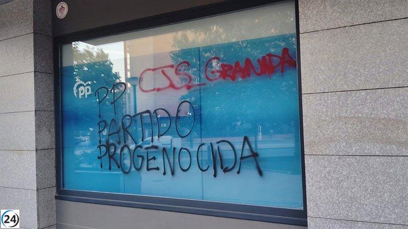 PP de Granada condena una pintada en su sede que lo etiqueta de