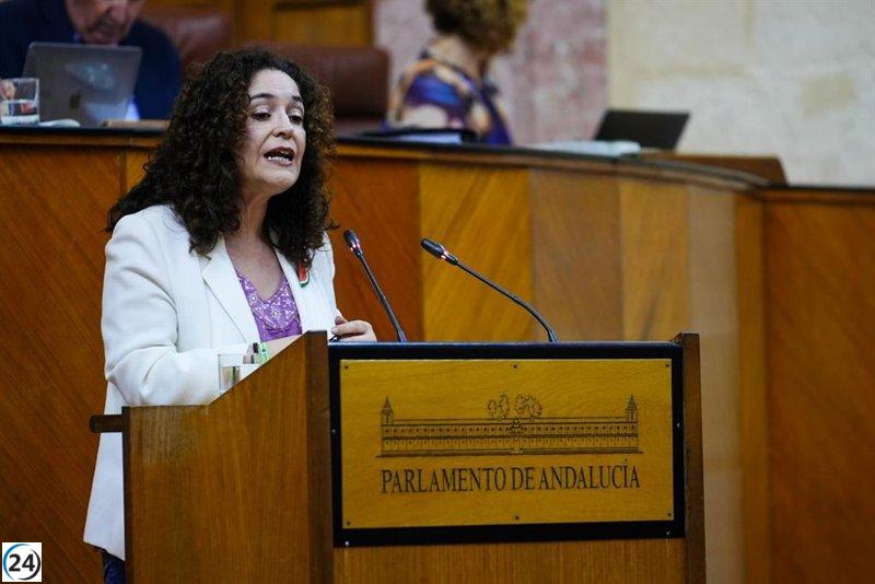 Por Andalucía critica a Moreno por su ausencia en el debate de sanidad, acusándolo de falta de valentía.