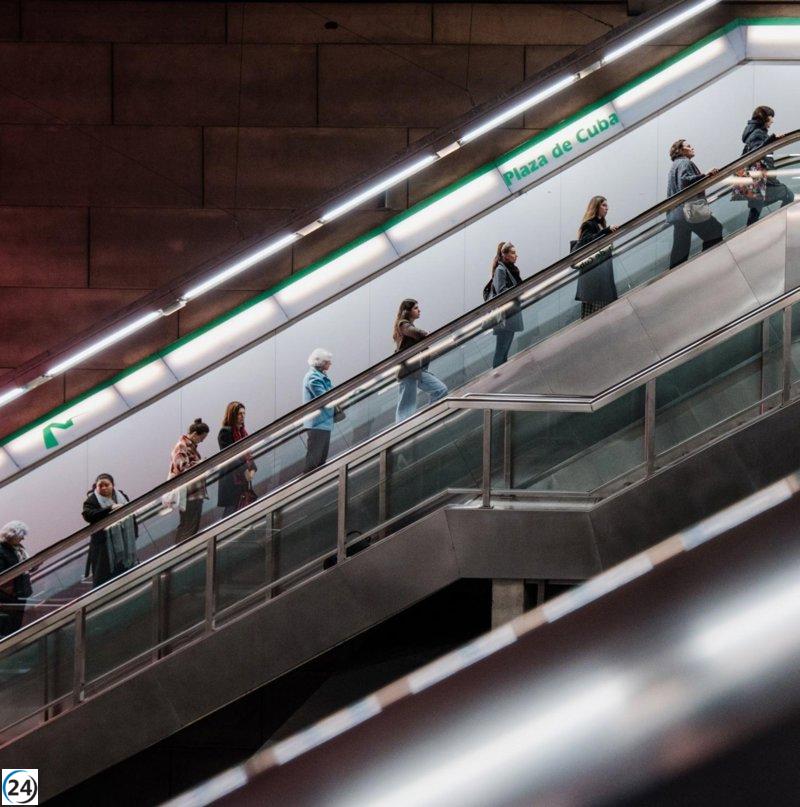 La lluvia interrumpe el servicio del Metro en Sevilla y paraliza los trenes de Cercanías C-1, C-4 y C-5.