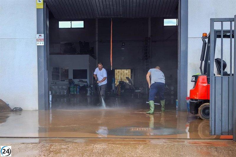 Andalucía registra más de 500 incidentes por lluvias tras disminuir el nivel de alerta de rojo a naranja en Huelva.