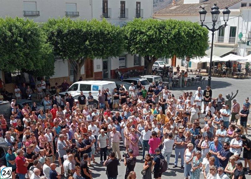 Hombre juzgado en Almería enfrenta 15 años de prisión por el asesinato de la propietaria de un pub en Dalías.