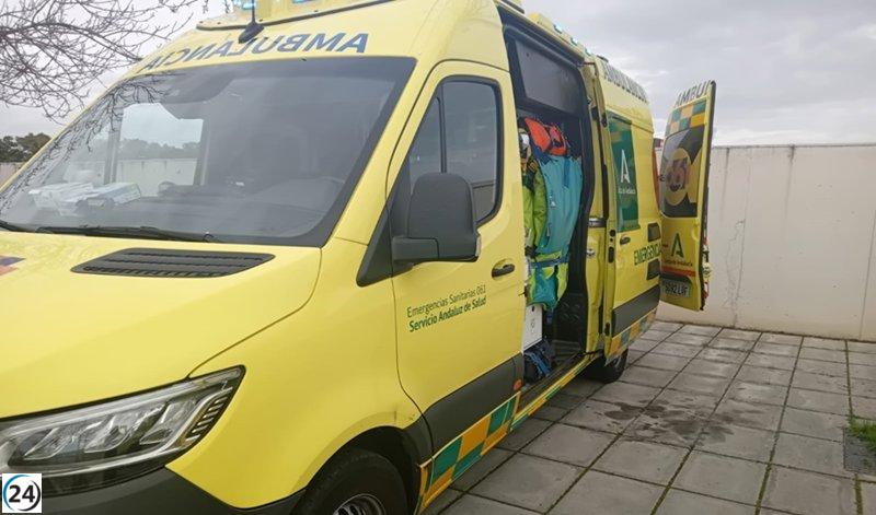 Dos heridos en incendio de barco en Punta Umbría son hospitalizados.