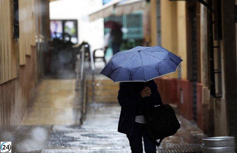 Málaga recibe alertas 'EsAlert' en móviles ante lluvias intensas.