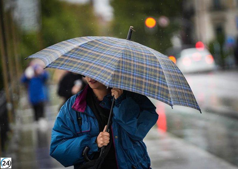 Andalucía enfrenta cerca de 450 incidentes tras la tormenta 'Francis', principalmente en Cádiz y Málaga.