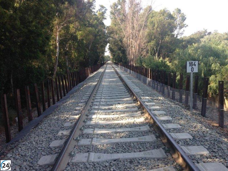 Trenes entre Algeciras y Antequera paralizados desde el domingo por inundaciones en las vías.