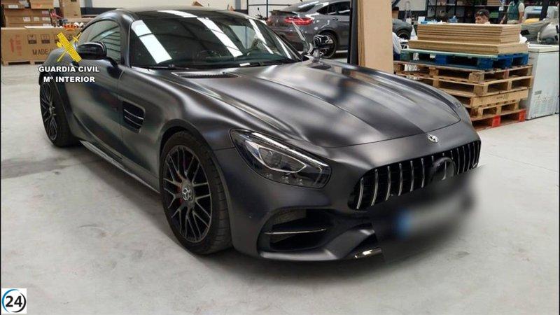 Desmantelan una red de blanqueo en Sevilla y Jerez: tres arrestos y dos millones en vehículos de lujo.