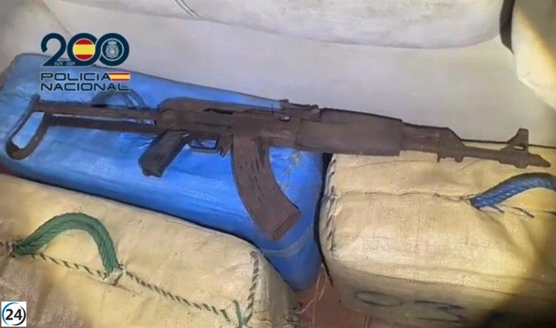 Detienen en Algeciras a dos individuos con más de 1.000 kilos de hachís y armas de guerra.