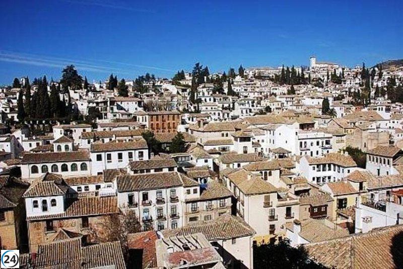 El Albaicín de Granada restablece la electricidad tras apagón por incendio en un transformador.