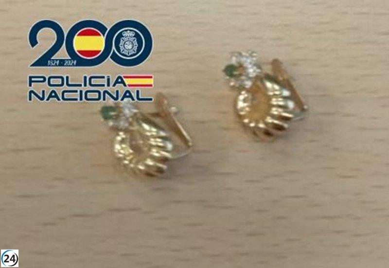 Arrestan en Granada a trabajadora acusada de hurtar joyas en un hogar de ancianos.