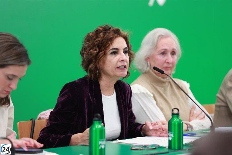 Montero exige a la Junta informar sobre el impacto de los fallos en los cribados de cáncer.