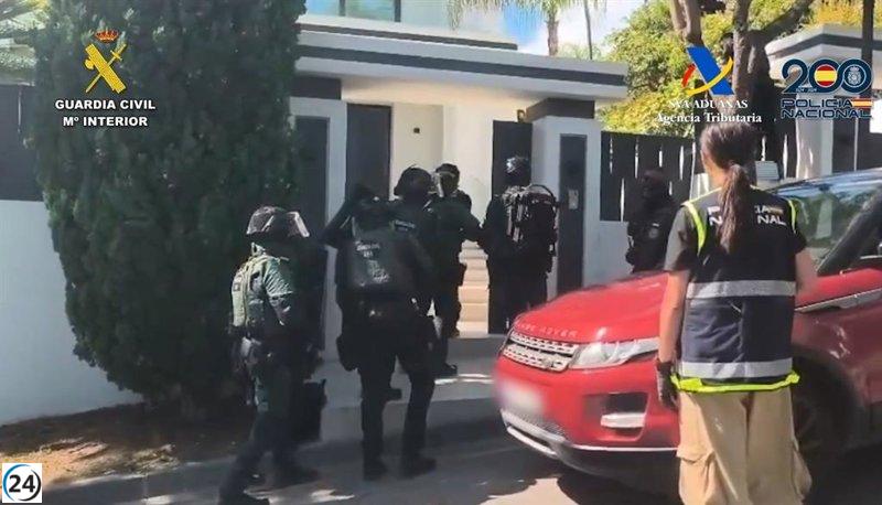 Desmantelan tres redes de narcotráfico conectadas al 'Balkan Cartel' y confiscan 2.475 kilos de cocaína; 30 arrestos realizados.