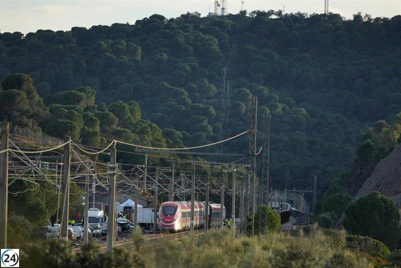 Huelva se une al luto tras la tragedia de Adamuz, que deja al menos 15 víctimas fatales.