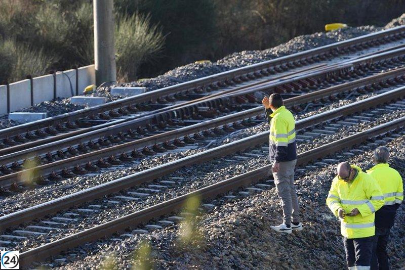 Adif inicia la reconstrucción de la vía en Adamuz (Córdoba) tras el accidente.