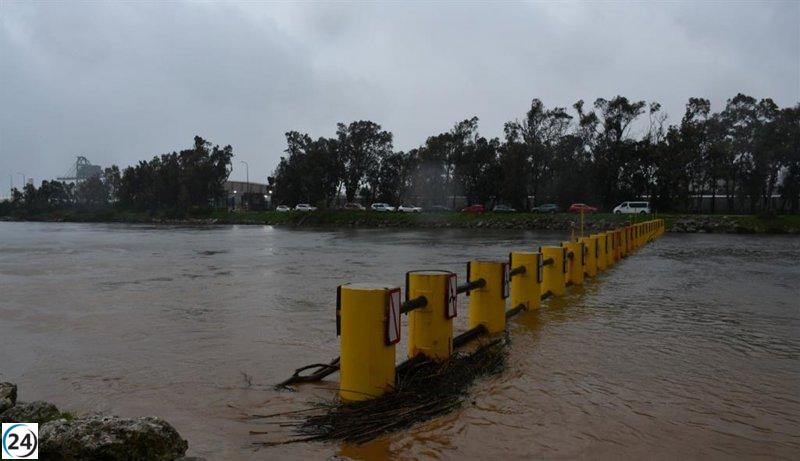 Andalucía enfrenta casi 3.000 incidentes por el temporal, con 35 carreteras bloqueadas y evacuaciones en San Roque y Jerez.
