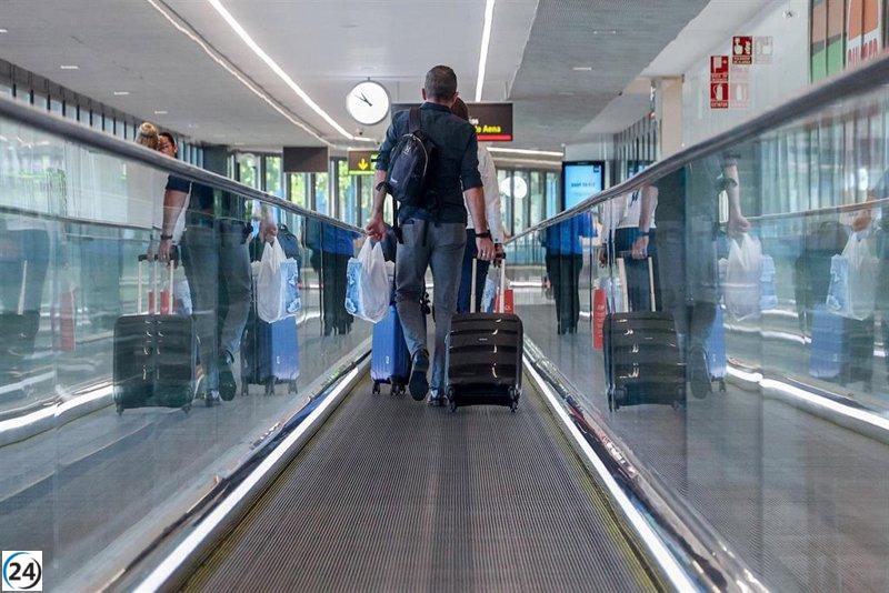 Andalucía confirma la multa de 60,000 euros a Vueling por sobrecargo en el equipaje de mano.