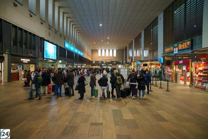 Andalucía calcula pérdidas de 12 millones en turismo tras el cierre de trenes por un accidente.