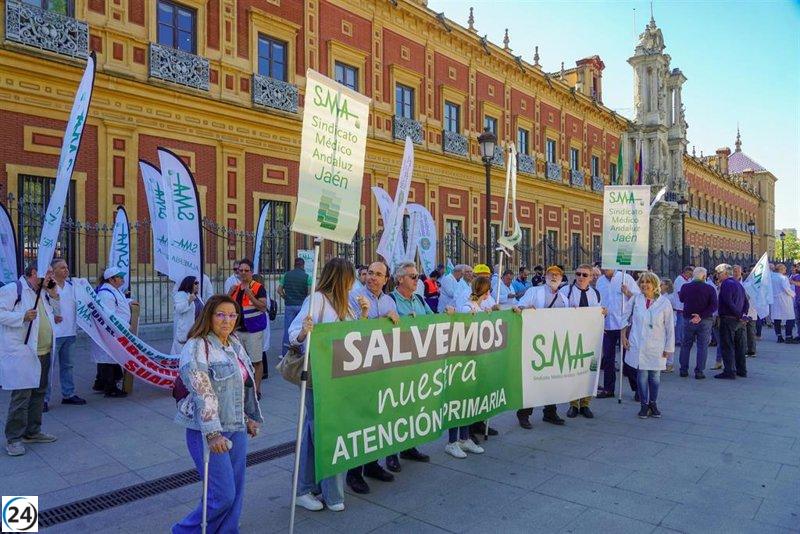 La huelga en atención primaria tiene un seguimiento del 25%, según SMA, mientras que el SAS lo cifra en un 3,38%.
