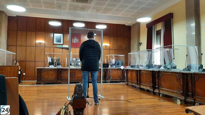 Monitor de natación condenado a 8 meses de cárcel por relación con alumna menor.
